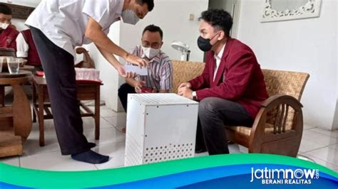 Inovasi IT Telkom Surabaya Ciptakan Smart Sistem Sterilisasi Udara