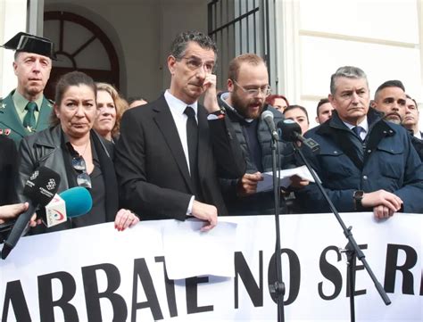 Fotos De Barbate C Diz De Luto Tras La Muerte De Dos Guardias