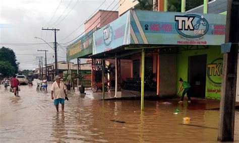 Em Tarauac Rio Continua Subindo E Defesa Civil Conta Duas Mil