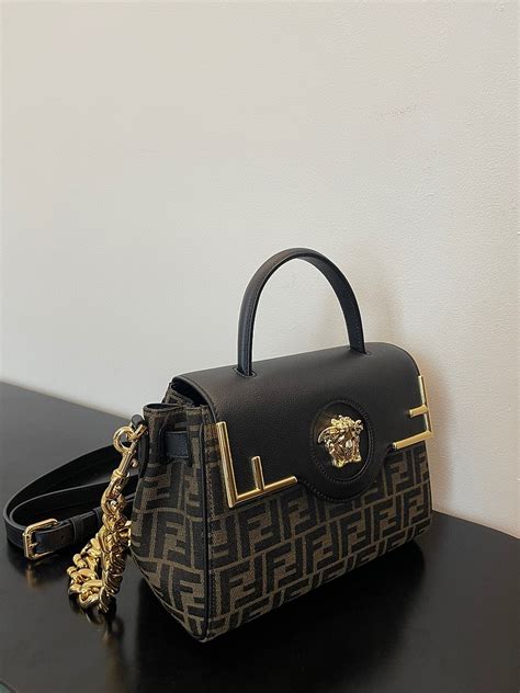 Fendiandversace Aaa Handbags 528947 Replica