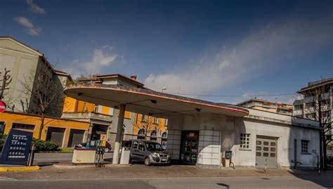 Addio Al Benzinaio Di Via Baschenis Bonifica Al Via Chiosco A Rischio