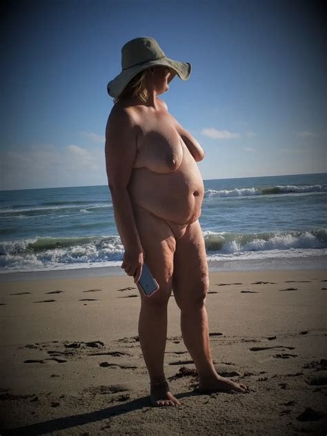 Bbw Having Fun At The Nude Beach Nude Pics Xhamster