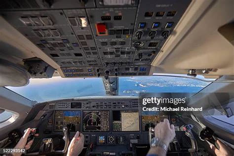 Gulfstream Cockpit Photos and Premium High Res Pictures - Getty Images