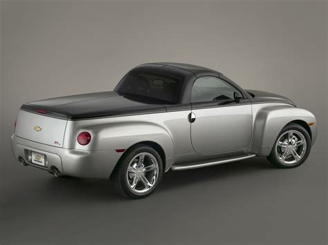 2006 Chevrolet SSR - Information and photos - MOMENTcar