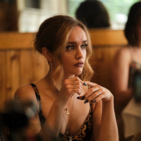 X Resolution Olivia Cooke Hd Naked Singularity X Resolution Wallpaper