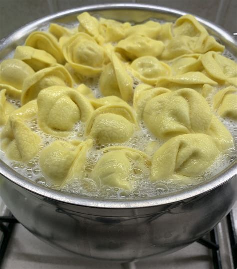 Tortellini Burro E Salvia Golose Ricette Di Famiglia