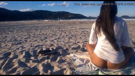 Nude Brunette Sunbathing Showing Off Her Sexy Ass Cnn Amador