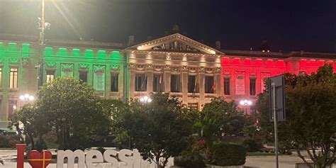 Messina Festeggia La Repubblica Con Il Tricolore Sui Principali Palazzi