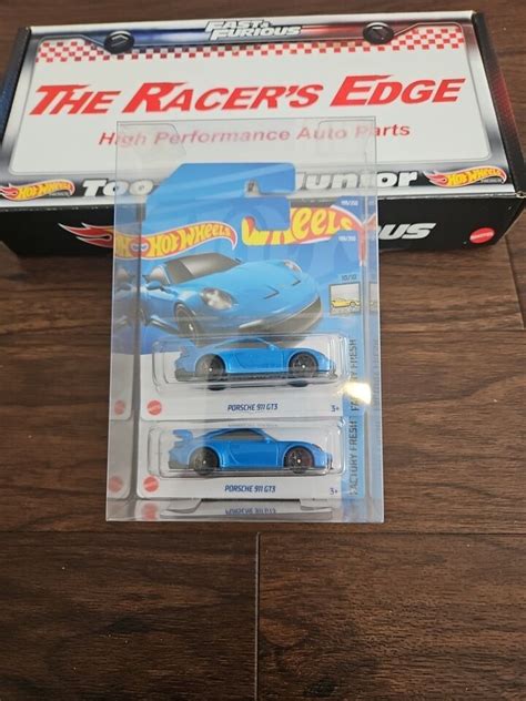 2x Hot Wheels Porsche 911 Gt3 Display In Cassette Case Long Short