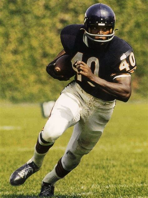 Chicago Bears Hall of Fame RB Gale Sayers dies at 77