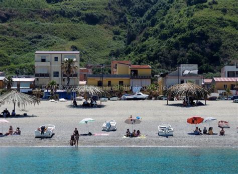 Meteo Reggio Calabria Sole E Caldo Nel Reggino Le Spiagge Si Popolano