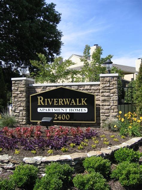 View Photos & Take A Virtual Tour | Riverwalk Apartments