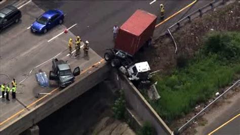 Tractor Trailer Jumps Guardrail In I 295 Crash In Westville 6abc