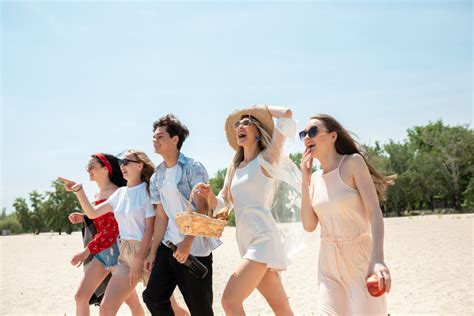 5 Things to Notice while Choosing Holiday Packages | Journey Updates 