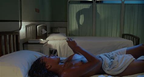 Valerie McIntosh Nuda Anni In The Naked Cage