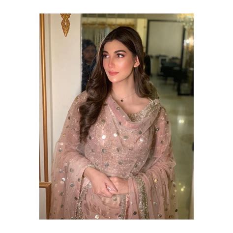 nazish khan  instagram safar khoobsurat hai manzil sy bhi