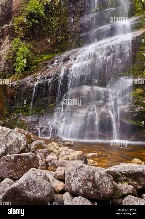 Veu Da Noiva Petropolis - Cachoeira veu de noiva -Fotos und -Bildmaterial in hoher Auflösung – Alamy