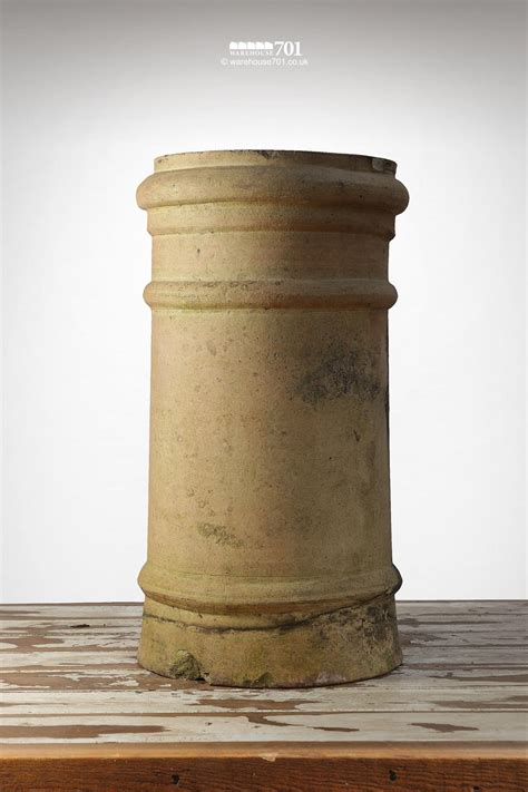 Reclaimed Straight Ribbed Buff Clay Chimney Pot