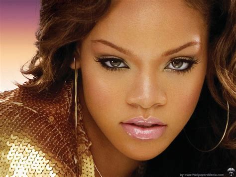 Rihanna Centerblog