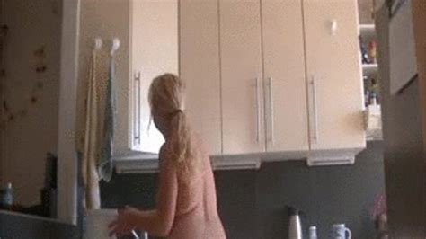 Voyeur Naked Kitchen Cleaning WMV Claudia Webcam From Holland Clips4sale