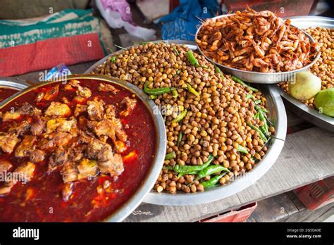 Kolkata fish curry hi-res stock photography and images - Alamy