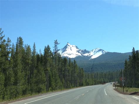 Oregon snow covered mountain | Oregon snow, Natural landmarks, Travel