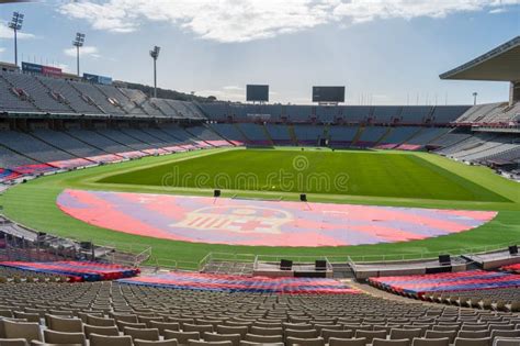 Estadio Ol Mpico Con Bandera Del Club De F Tbol Barcelona Fotograf A