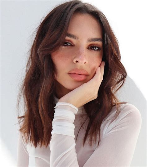 Η hot τάση μαλλιών για το καλοκαίρι είναι το cowgirl curtain bangs OFF Magazine Η ΧΑΛΚΙΔΑ