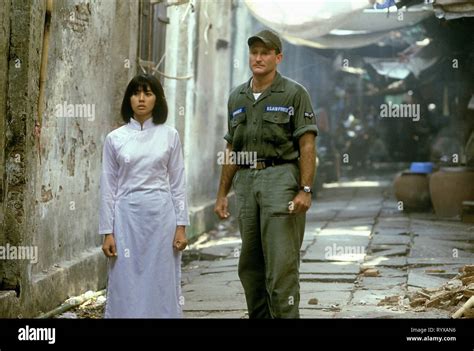 CHINTARA SUKAPATANA, ROBIN WILLIAMS, GOOD MORNING VIETNAM, 1987 Stock Photo - Alamy