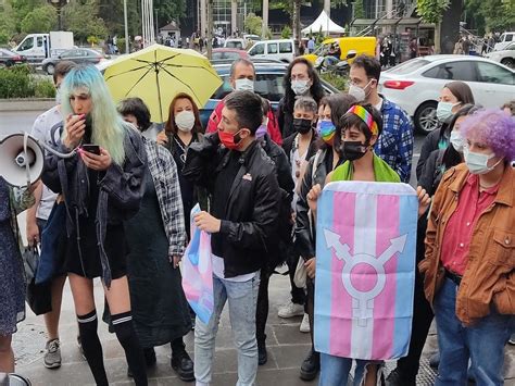 Sobrevivir al Desfile del Orgullo Gay de Estambul en medio de gases lacrimógenos y golpizas Orato