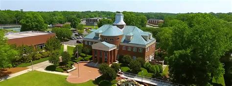 Food and Vocation - Council of Independent Colleges