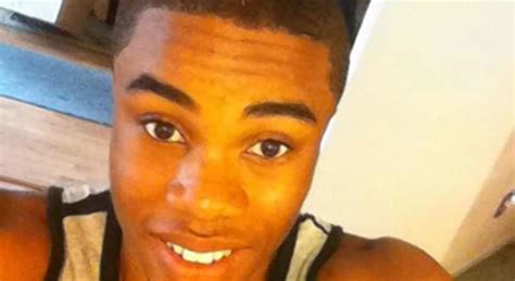 Torna Da Scuola E Confessa Ai Genitori Di Essere Gay Loro Non Lo Accettano E Il 16enne Li