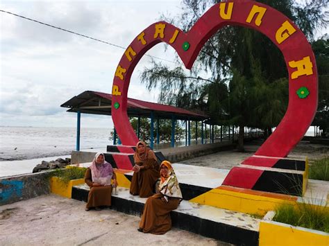 Pantai Bunga Laut Batu Bara Menikmati Keindahan Paviliun Pantai Di