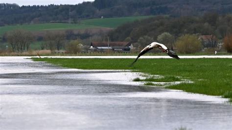 Wetter Hochwasser im Norden Bayerns Regen lässt langsam nach ZEIT