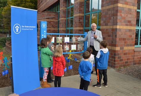 Platz Der Kinderrechte In Viersen Eingeweiht Rheinischer Spiegel