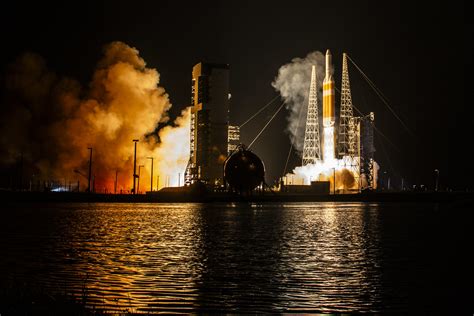 Liftoff Delta Iv Heavy Nrol A United Launch Alliance Flickr