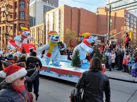 Santa Claus Parade Toronto 2019 – My Amazing Canada!!!