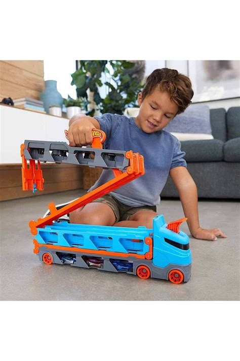 Mattel Hot Wheels Sürat Pistli Tır 3 Adet 1 64 Ölçekli Araba Içerir 4 8 Yaş Arası Çocuklar Için
