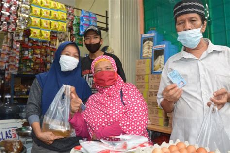 Modal KTP Masyarakat Bisa Beli Minyak Goreng Curah Rp14 000 Per Liter