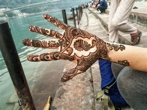 Guide to Travelling India Alone for Bad-Ass Females - Hostelworld