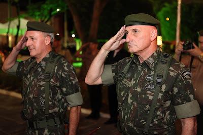 ICHOCOLATE GOVERNADOR WAGNER ESTEVE NA PASSAGEM DO COMANDO DA 6ª REGIÃO