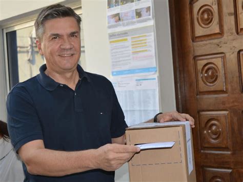 Elecciones En Chaco Jorge Capitanich Y Leandro Zdero Ya Votaron