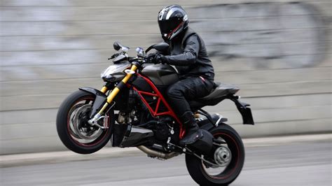 Nh Ng Chi C Naked Bike Th D Tr N Ph N Kh I T I Vi T Nam