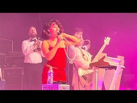 RAYE PERFORMS ESCAPISM IN DETROIT MAJESTIC THEATRE VIDEO 21ST CENTURY