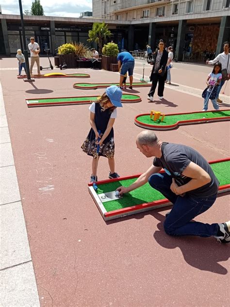 Un Nouveau Parcours D Un Sport En Vogue Le Street Golf A Ouvert Dans