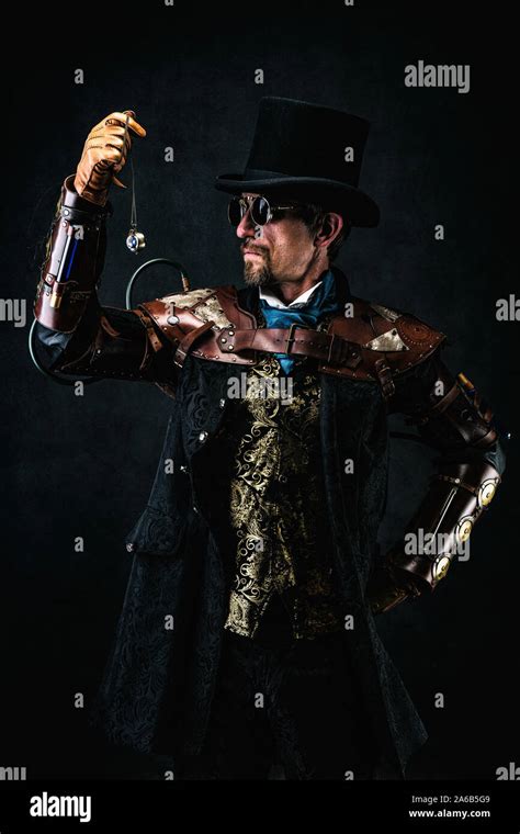 Steampunk Clothes Fotos Und Bildmaterial In Hoher Aufl Sung Alamy