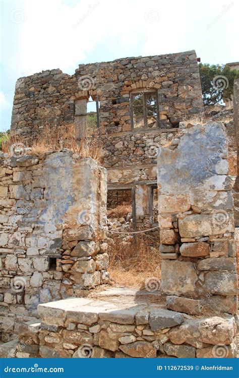 Ruinas De La Casa Fortaleza De La Colonia Del Leproso De Spinalonga