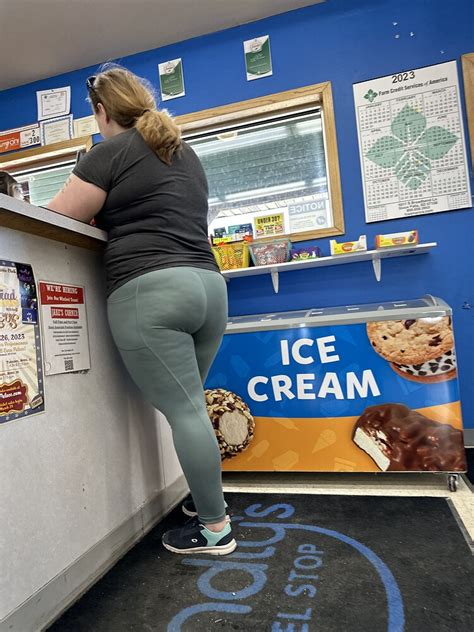 Thick Blonde BBW In Tight Green Yoga Pants Spandex Leggings Yoga Pants Forum