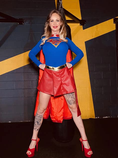 DILDO And TOYS With SuperGirl Harley Quinn WET Nude Pics XHamster