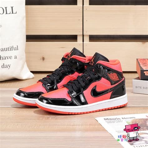 球鞋補習班 NIKE AIR JORDAN 1 MID BRED 女生 亮皮 黑紅 絲綢 AJ1 BQ6472 600 露天市集 全台